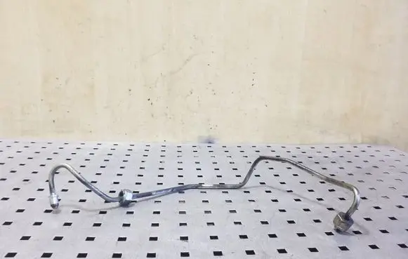 Jeep Grand Cherokee Fuel line pipe