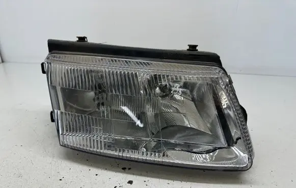 Volkswagen PASSAT B5 Headlight/headlamp