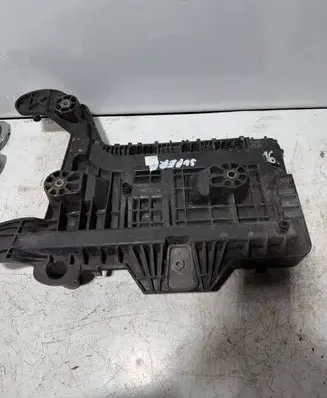 Skoda Superb B6 (3T) Battery tray 1K0915333