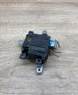 Toyota RAV 4 (XA30) Air flap motor/actuator 0638000920
