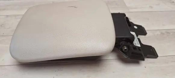 Volvo V50 Armrest 39867435