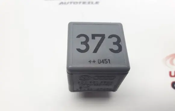 Volkswagen PASSAT B5.5 Other relay 8D0951253A V23134B52X301