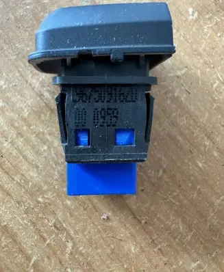 Peugeot 208 Hazard light switch