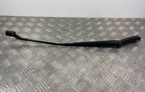 Volkswagen Tiguan Front wiper blade arm