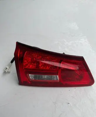 Lexus IS 220D-250-350 Tailgate rear/tail lights