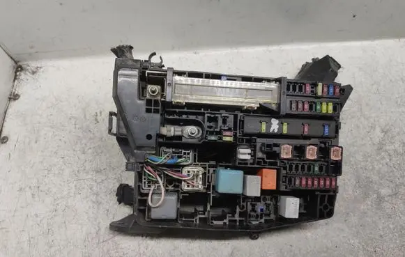 Toyota Auris 150 Fuse module
