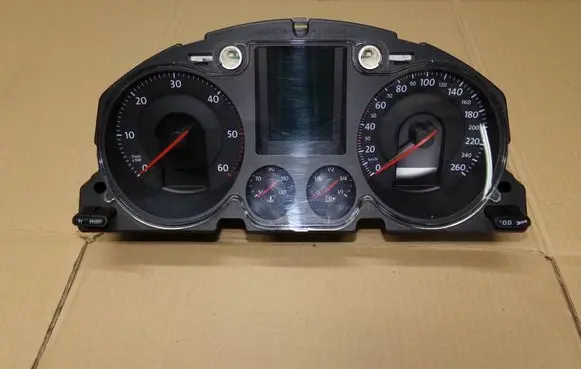 Volkswagen PASSAT B6 Speedometer (instrument cluster)