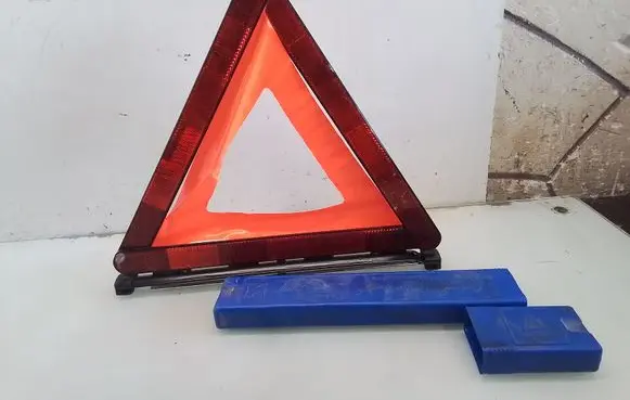 BMW 3 E46 Emergency warning sign 