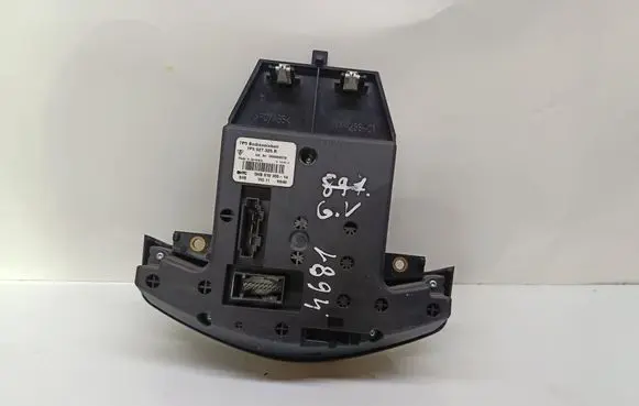 Porsche Cayenne (92A) Seat heating switch 7P5927325R 000000078 5HB01035514