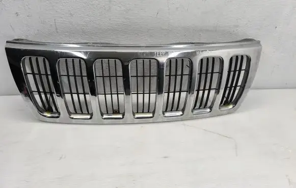 Front bumper upper radiator grill