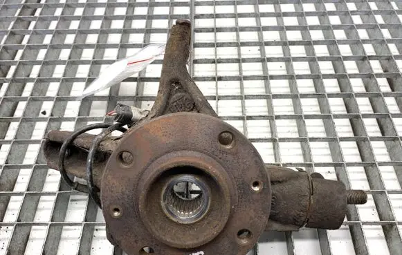 Front wheel hub spindle knuckle