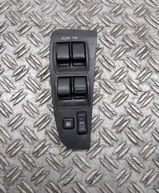 Toyota Avensis T250 Electric window control switch