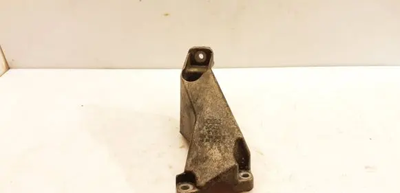 Audi A4 S4 B7 8E 8H Engine mounting bracket 8E0199307A