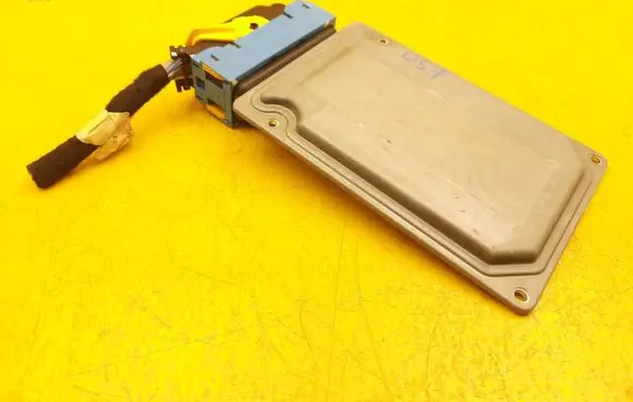 Citroen DS7 Crossback Suspension control unit/module 9825116380