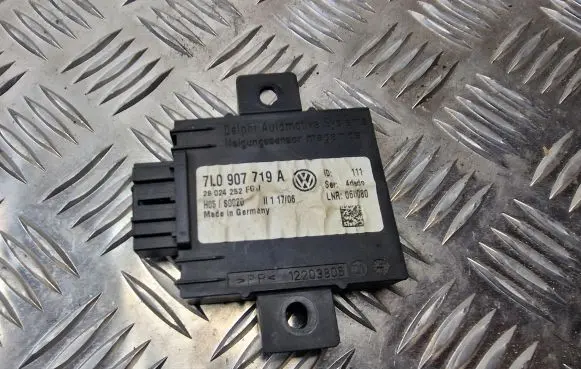 Volkswagen Touareg I Alarm control unit/module 7L0907719A