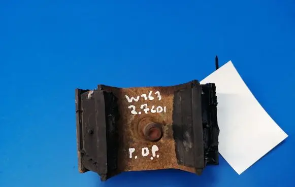 Engine mount bracket