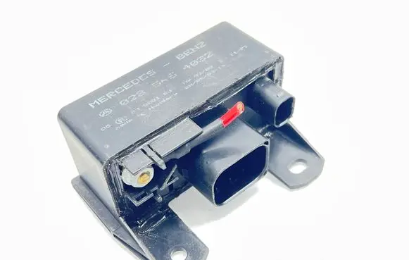 Glow plug pre-heat relay