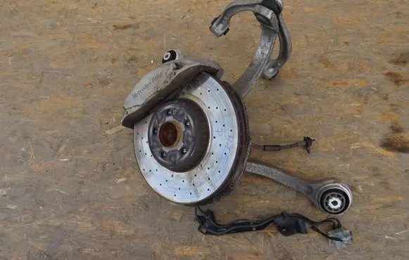 Mercedes-Benz C W205 Front wheel hub spindle knuckle 205220