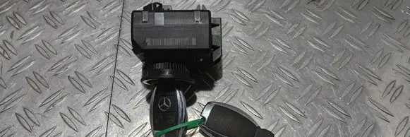 Mercedes-Benz C W204 Ignition lock A2075450108 33003215 80225759