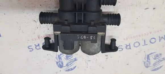 BMW 5 E39 Coolant heater control valve 8374995 64128374995