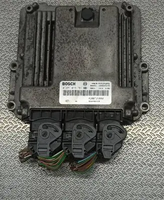 Renault Laguna III Engine control unit/module 8200980329 8200726880 0281015781
