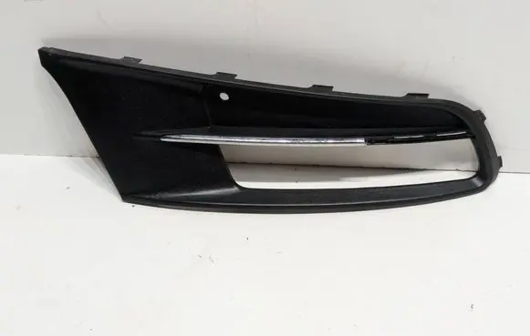 Volkswagen Sharan Front bumper lower grill 7N0853666B