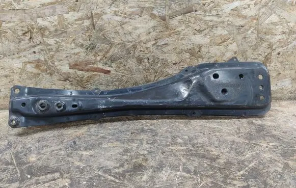 Toyota Corolla Verso AR10 Front subframe