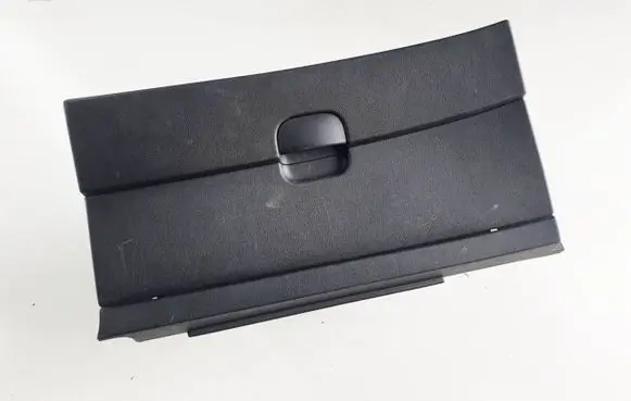 Nissan Qashqai+2 Glove box