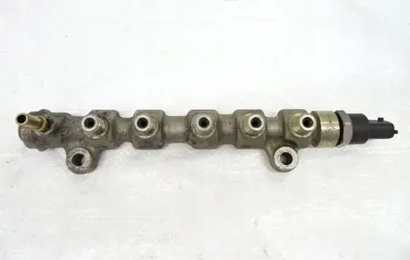 Renault Laguna I Fuel main line pipe 8200378703