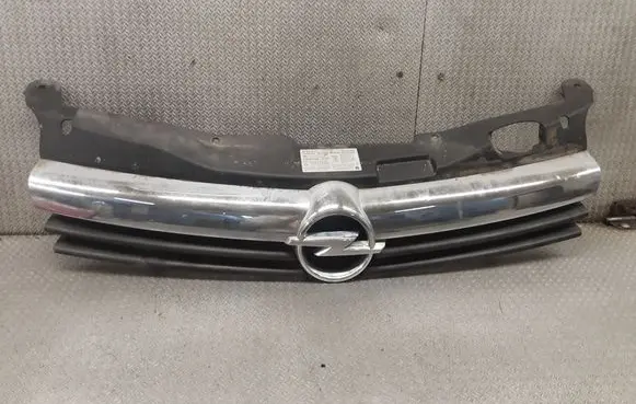 Opel Astra H Front bumper upper radiator grill 13238416