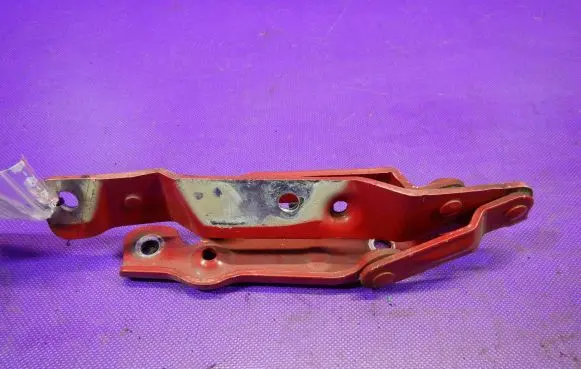 Alfa Romeo GTV Tailgate/trunk/boot hinge