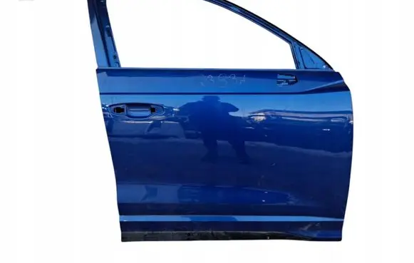 Audi Q3 F3 Front door