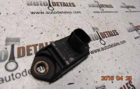 Mercedes-Benz CLS C219 Acceleration sensor 0045423518