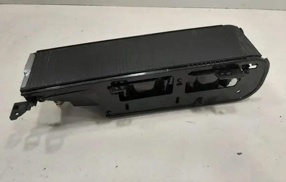 Cup holder front