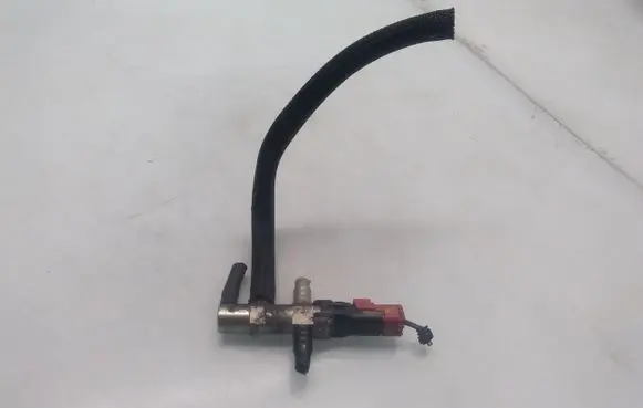 Ford Fusion Fuel line pipe 92580