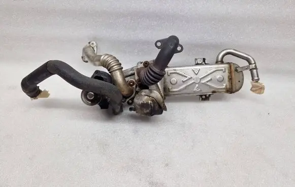 Skoda Octavia Mk2 (1Z) EGR valve cooler 03L131512AT 133509