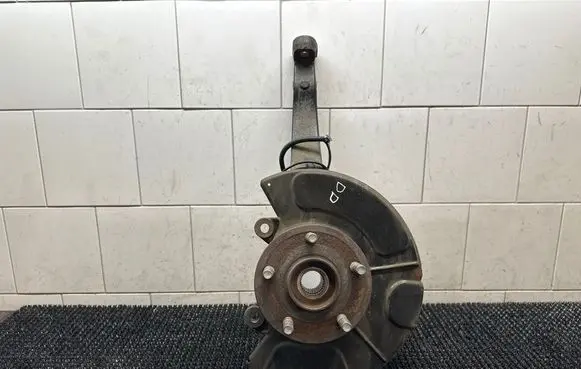 Dodge Durango III Front wheel hub spindle knuckle