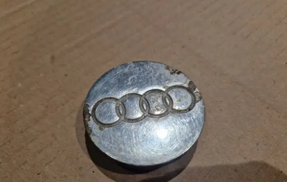 Audi TT TTS RS Mk3 8S Original wheel cap 8N0601170