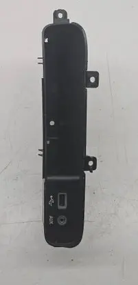 Chrysler Pacifica USB socket connector 68229840AA 53306591