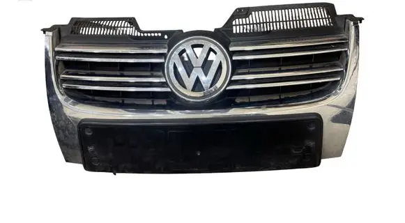Volkswagen Golf V Front bumper upper radiator grill 1K5853651