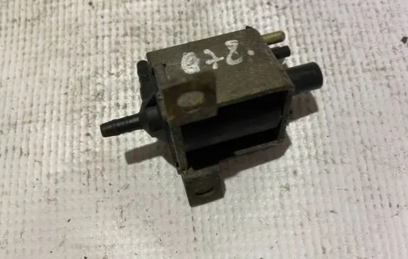 Mercedes-Benz C W202 Turbo solenoid valve a0015408697 0015408697