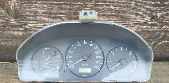 Mazda 626 Speedometer (instrument cluster)