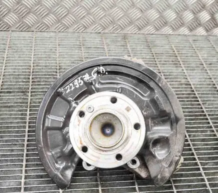Mercedes-Benz GLA W156 Rear wheel hub A24642305202460406