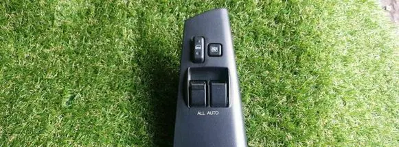 Toyota Corolla E120 E130 Electric window control switch 8480202211BO