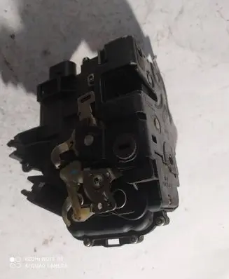 Audi A6 S6 C5 4B Rear door lock 4B0839015G
