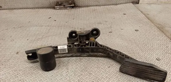 Hyundai Tucson JM Accelerator throttle pedal 