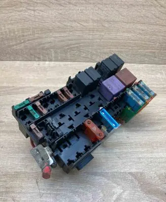 Renault Scenic I Fuse module 7703297988 Used