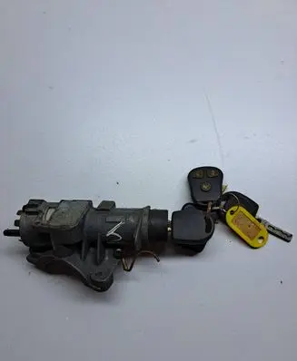 Volkswagen PASSAT B5.5 Ignition lock 4B0905851