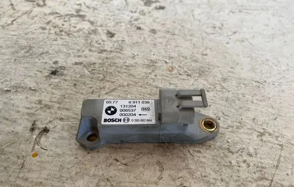 BMW 5 E60 E61 Airbag deployment crash/impact sensor 6911038 131204 006537
