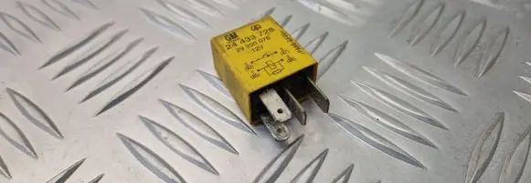 Opel Zafira A Other relay 24433728